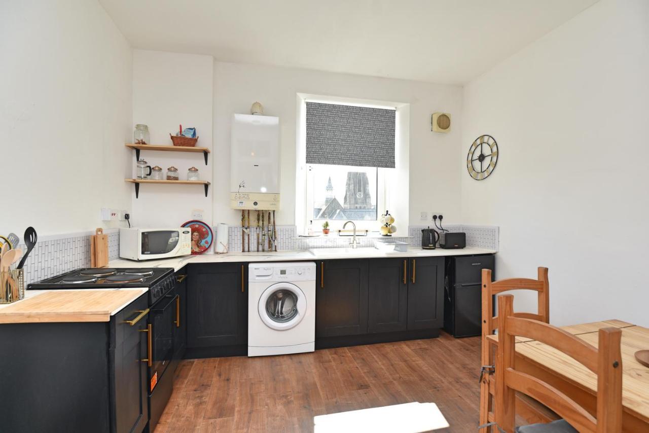 The John Muir - Beautiful 1 Bed Apartment In Хелънсбърг Екстериор снимка