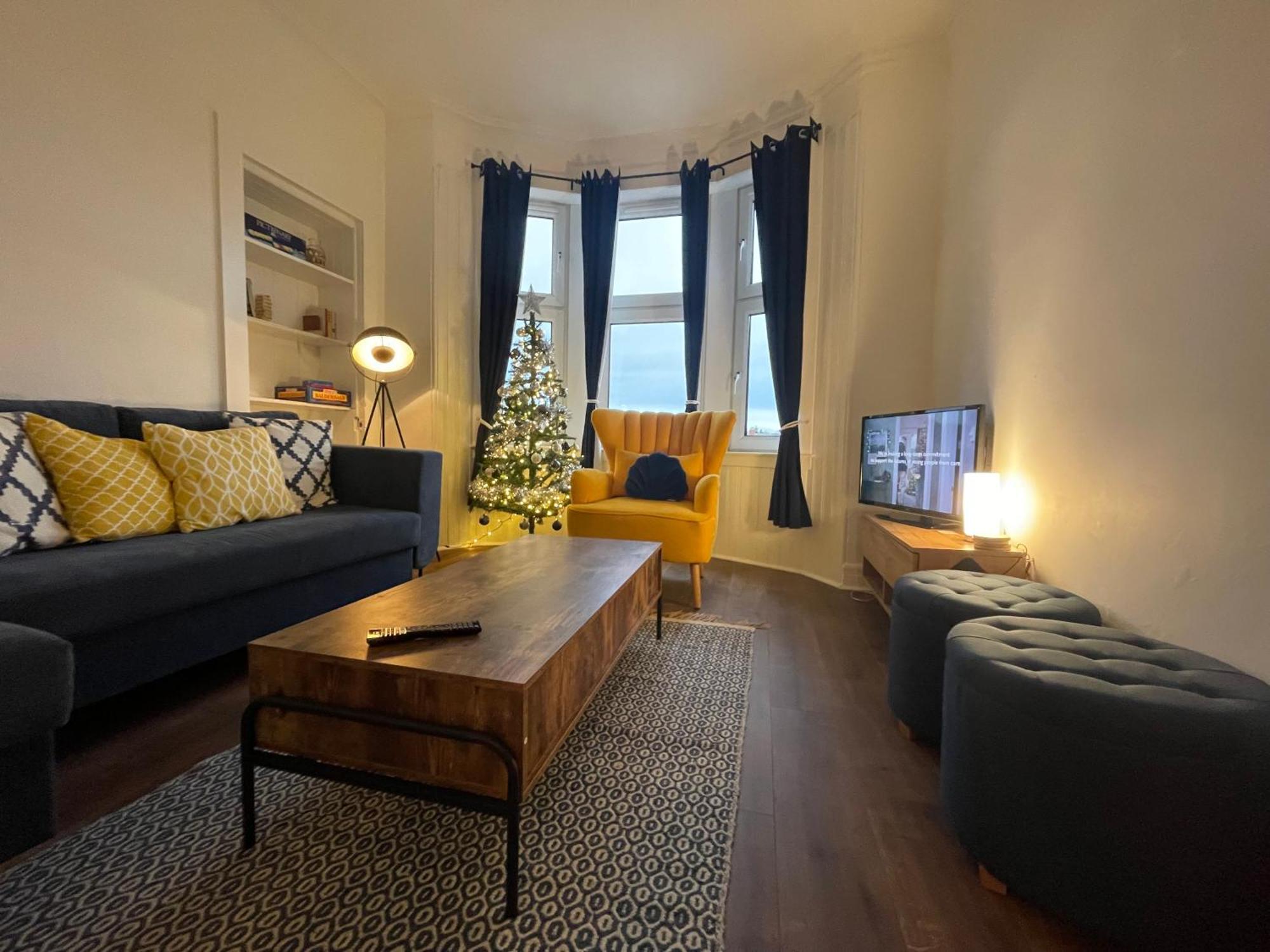 The John Muir - Beautiful 1 Bed Apartment In Хелънсбърг Екстериор снимка